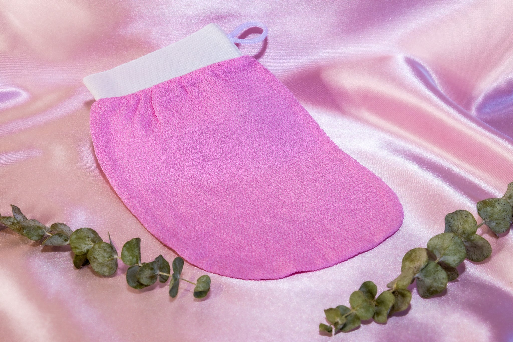 Cherry Smooth Slay Mitt